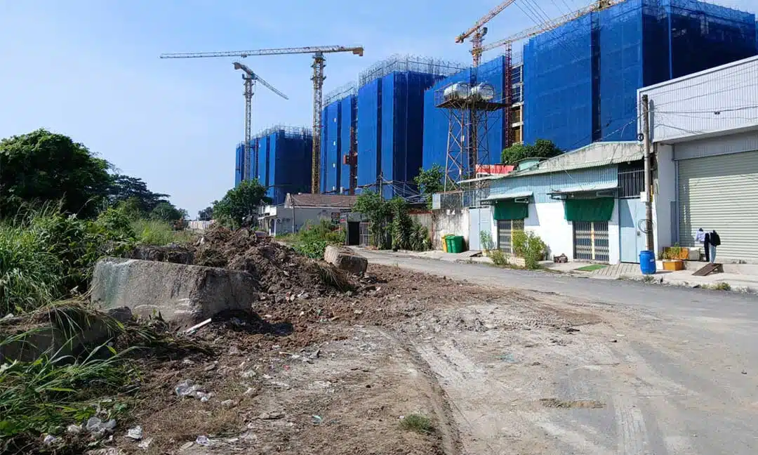 Thi Công Mở Rộng Đường Tôn Thất Tùng, Vành Đai 2 ĐHQG 13 Hiện trạng đường Tôn Thất Tùng trước khi mở rộng