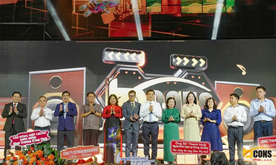 Sự kiện khai trương Bcons City Mall ngày 04/11/2025 14 Cắt băng khai trương Bcons City Mall