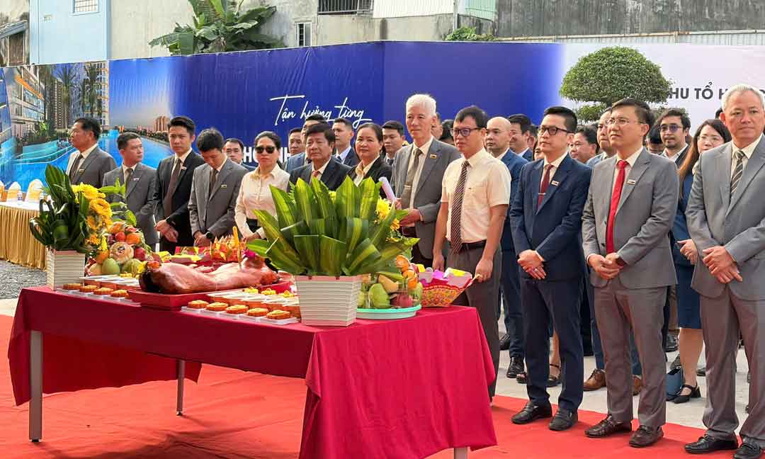 Khai trương nhà mẫu Bcons Center City sáng 10/12/2025 9 Cúng khai trương nhà mẫu Bcons Center City