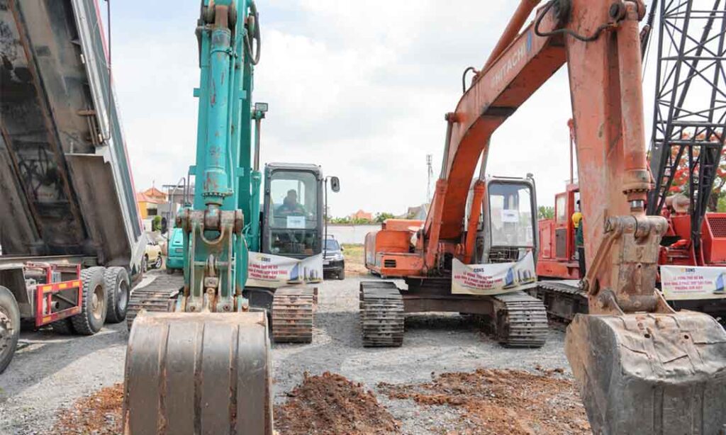 Động thổ Bcons Tam Hiệp Biên Hòa TP Đồng Nai 27/05/2026 8 Các máy móc chính thức động thổ khởi công Bcons Tam Hiệp